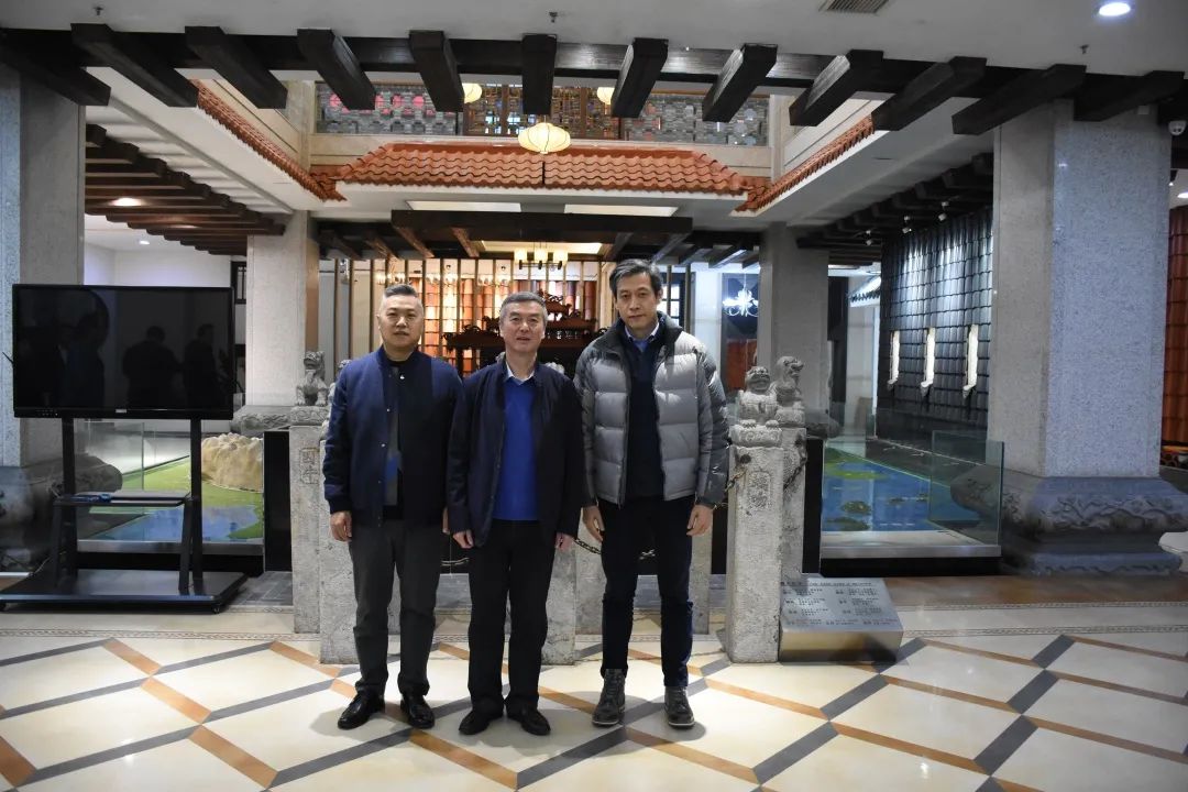 企业快讯 | 中国修建卫生陶瓷协会会长缪斌一行莅临尊龙凯时瓦业旅行交流